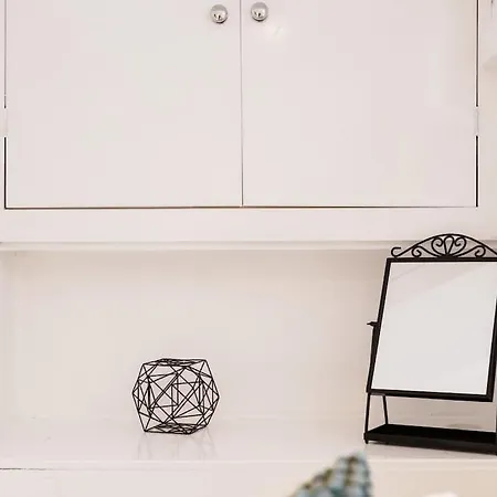 Будинок відпочинку Enjoy At 4br House - Near Centre