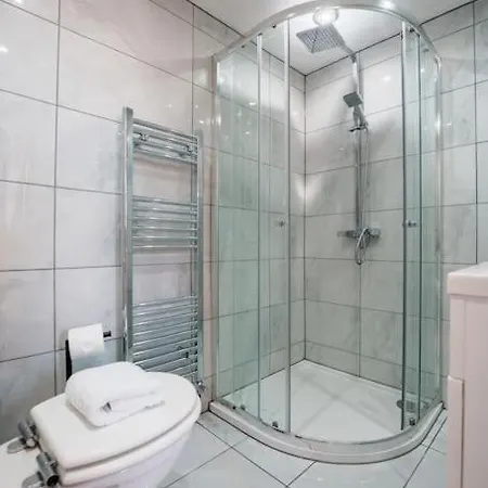 Enjoy At 4br House - Near Centre * Лідс