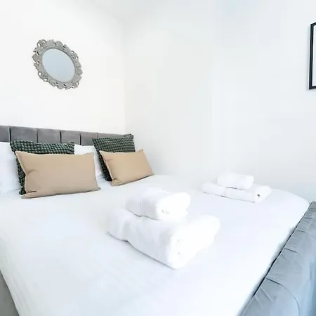 Enjoy At 4br House - Near Centre Будинок відпочинку *