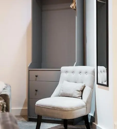 Semesterbostad Enjoy At 4br House - Near Centre *