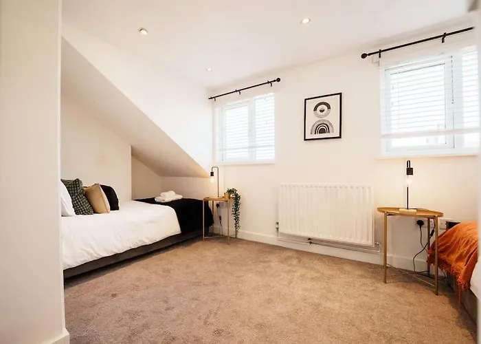 Semesterbostad Enjoy At 4br House - Near Centre