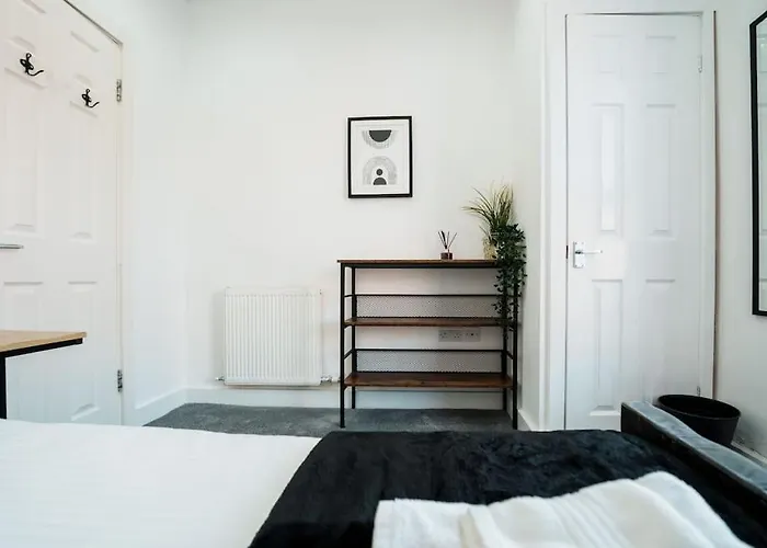 Enjoy At 4br House - Near Centre * Leeds (West Yorkshire)