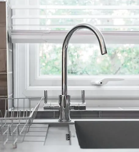 Enjoy At 4br House - Near Centre Semesterbostad