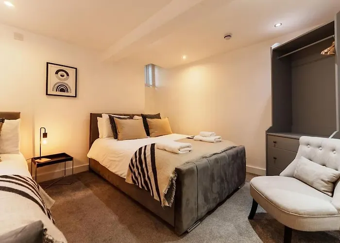 Enjoy At 4br House - Near Centre