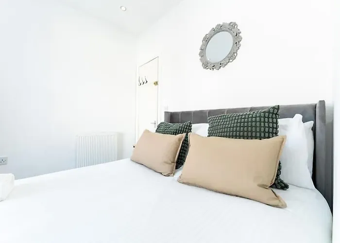 Enjoy At 4br House - Near Centre