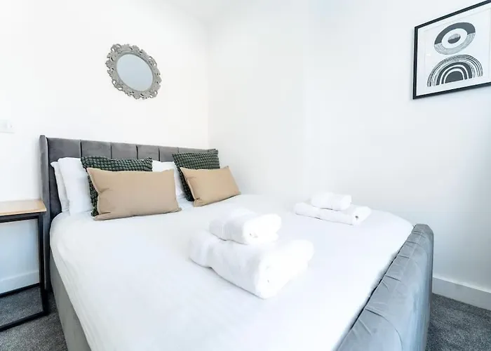 Enjoy At 4br House - Near Centre Semesterbostad *