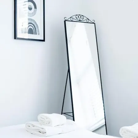 Enjoy At 4br House - Near Centre Semesterbostad *