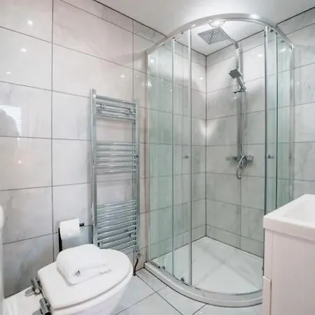 Enjoy At 4br House - Near Centre *