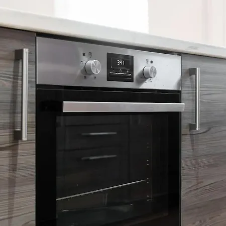 بيت للعطل Enjoy At 4br House - Near Centre *