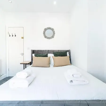 Enjoy At 4br House - Near Centre