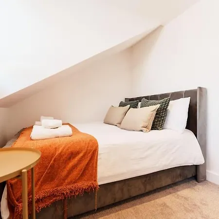 Holiday home Enjoy Leeds At 4br House - Near Centre *