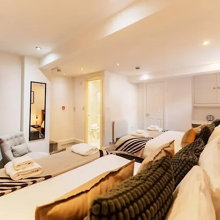 Enjoy At 4br House - Near Centre