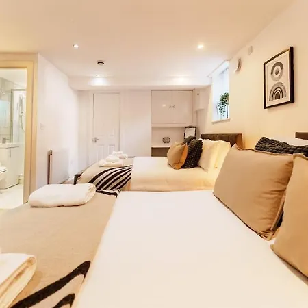 Enjoy At 4br House - Near Centre Semesterbostad Leeds (West Yorkshire)