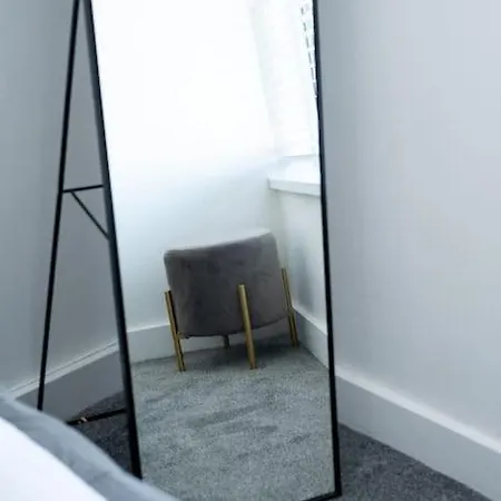 Enjoy At 4br House - Near Centre * Leeds (West Yorkshire)