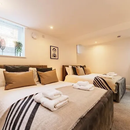 Enjoy At 4br House - Near Centre