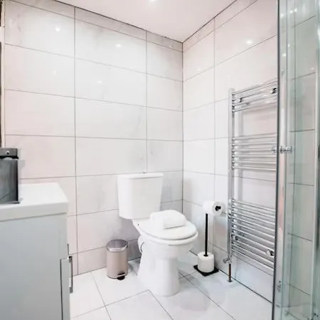 Semesterbostad Enjoy At 4br House - Near Centre Leeds (West Yorkshire)