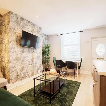 Semesterbostad Enjoy At 4br House - Near Centre Leeds (West Yorkshire)