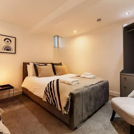 Enjoy At 4br House - Near Centre