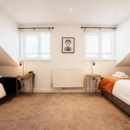 بيت للعطل Enjoy At 4br House - Near Centre ليدز