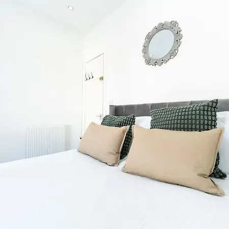 Enjoy At 4br House - Near Centre