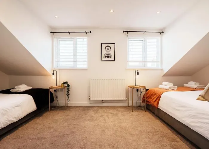 Holiday home Enjoy At 4br House - Near Centre Leeds (West Yorkshire)