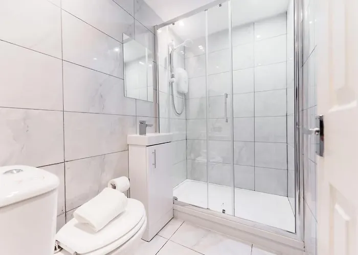 Enjoy At 4br House - Near Centre Holiday home *