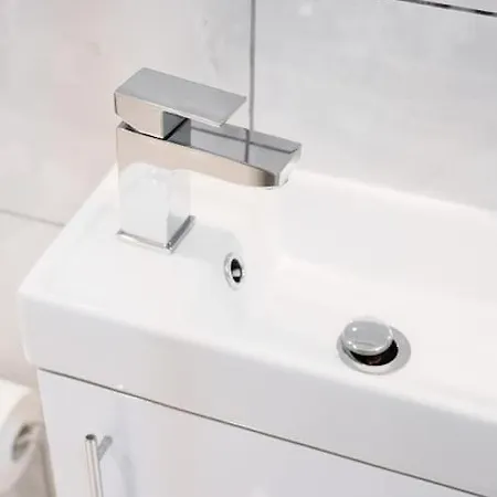 Enjoy At 4br House - Near Centre * Leeds (West Yorkshire)