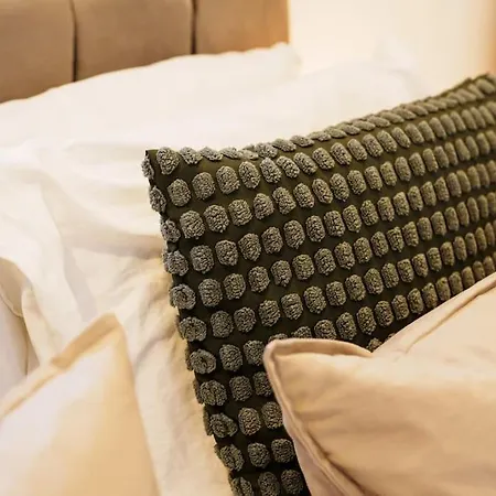 Enjoy At 4br House - Near Centre Leeds (West Yorkshire)