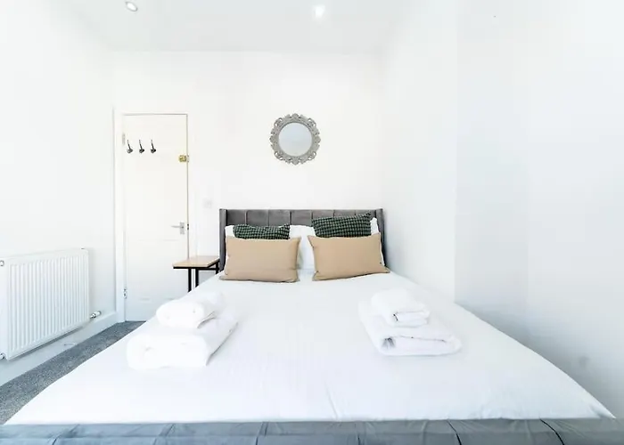 Enjoy At 4br House - Near Centre