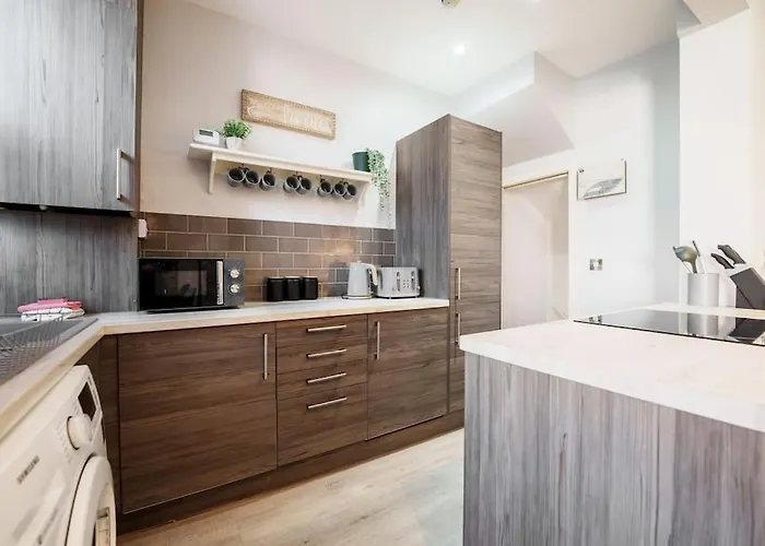 Enjoy At 4br House - Near Centre